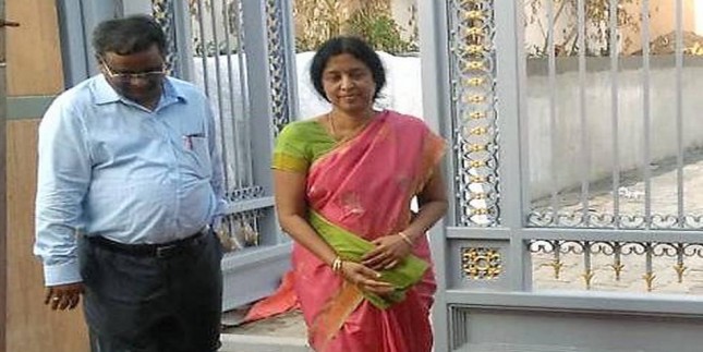 IAS officer Srilakshmi meets Jagan