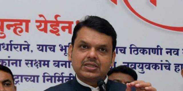 Maharashtra CM Fadnavis thanks Reliance and Amitabh Bachchan for their contributions to relief fund