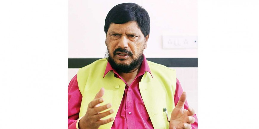 Ramdas Athawale extends a hand of alliance to Prakash Ambedkar