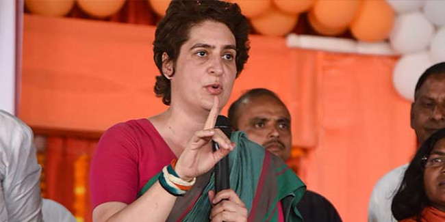 प्रियंका गांधी ने आर्टिकल 370 पर पहली बार तोड़ी चुप्पी, कहा- बीजेपी ने संविधान को नकारा