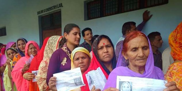 ऊधमपुर-डोडा में मतदान 50 के पार, श्रीनगर में अभी तक 9 प्रतिशत पहुंचा
