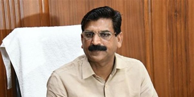 मंत्री ने लगाया मार्केट कमेटी कार्यालय पर ताला!