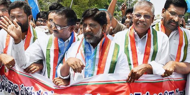 Congress seeks CBI probe into Inter results goof-up