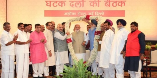 NDA की डिनर पार्टी: सभी दलों ने पीएम पर जताया भरोसा, मोदी बोले- EVM पर विपक्ष का हंगामा गैरजरूरी विवाद