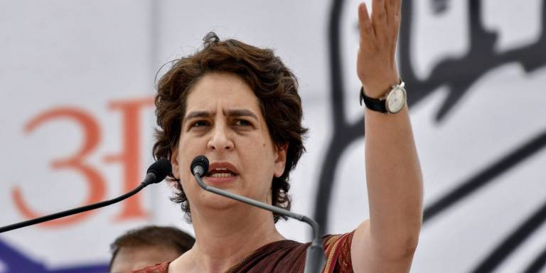 प्रियंका गांधी अब यूपी में मठाधीशों को करेंगी बाहर, जमीनी नेताओं को देंगी मौका