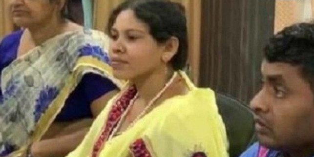 नक्सली हमले में हुई थी भाजपा विधायक की मौत, उसी सीट से पत्नी ने भरा नामांकन