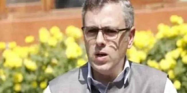 कानून अपने हाथ में न लें, शांति बनाए रखें: उमर अब्दुल्ला की लोगों से अपील