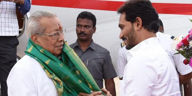 Biswabhusan Harichandan sworn-in as first full-time Governor of Andhra Pradesh