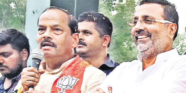 झारखंड को कांग्रेस व झामुमो ने लूटा : रघुवर