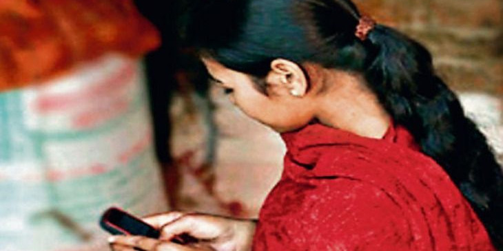 17 से 45 साल की महिलाओं को मुफ्त में मिलेंगे मोबाइल, योजना पर विचार कर रही है सरकार