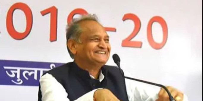 अजमेर के 'बाल संगम' कार्यक्रम में बोले CM गहलोत- बच्चों के कारण पांच बार सांसद बना
