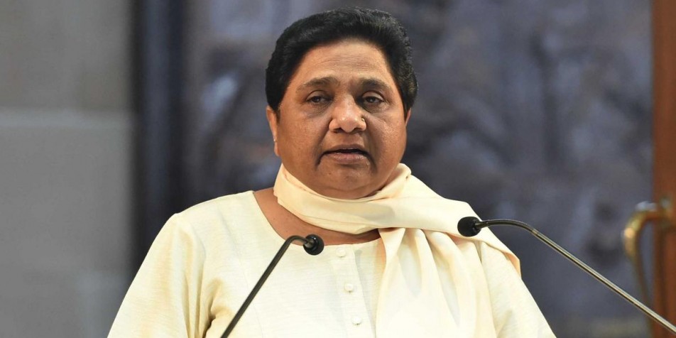 मायावती की UP के पदाधिकारियों के साथ बैठक आज, कुछ पर गिर सकती है गाज