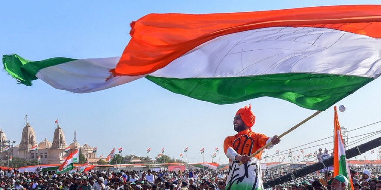 कांग्रेस में 100 से अधिक इस्तीफ़ों की झड़ी के पीछे क्या कारण हैं?