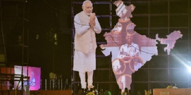 10 बजे तक के रुझान: UP में महागठबंधन पस्त, बीजेपी 277 और कांग्रेस 52 सीटों पर आगे