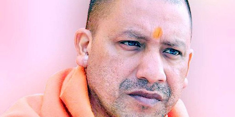 योगी सरकार फैसला बदलने को मजबूर, होमगार्डों की सेवाएं फिर से बहाल
