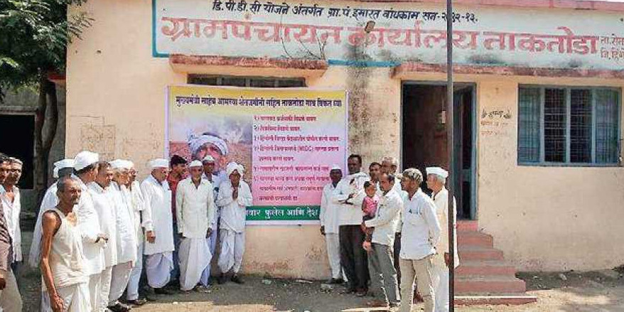 Farmers put their village on sale in Maharashtra