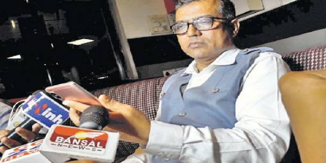 कांग्रेस सरकार गिराने की साजिश कर रहा है फिरोज सिद्दीकी