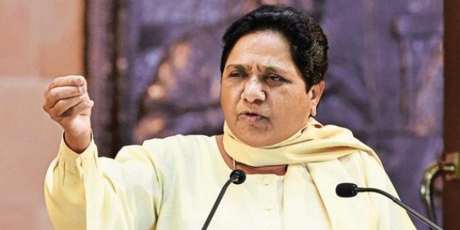 मायावती का पीएम पर हमला, 'आरएसएस ने भी छोड़ा साथ, डूब रही मोदी सरकार की नैया'