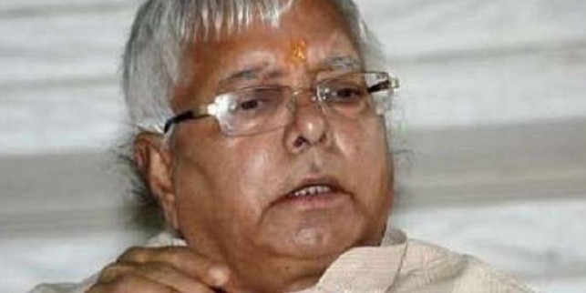 72 के हुए लालू, समर्थकों ने मनाया जन्मदिन, मीसा ने दिल्ली में काटा केक