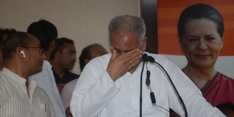 छत्तीसगढ कांग्रेस का अध्यक्ष पद छोड़ा, जानें क्यों छलके सीएम भूपेश बघेल के आंसू