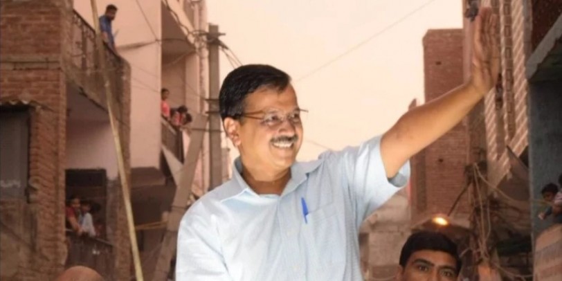 दिल्ली की रैली में बोले केजरीवाल- मनोज तिवारी नाचता अच्छा है, अबकी नाचने वाले को वोट मत देना