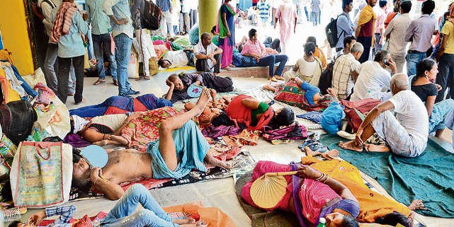 जानलेवा गर्मी में इलाज को तड़पते रहे मरीज, डॉक्टरों की हड़ताल से सरकारी व प्राइवेट अस्पतालों में स्वास्थ्य सेवा रही ठप