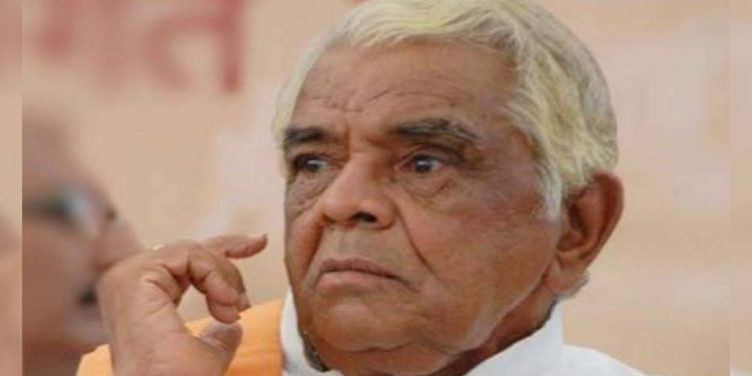 बाबूलाल गौर : जिन्होंने संघ के लिए पिता की शराब की दुकान पर बैठने से मना कर दिया