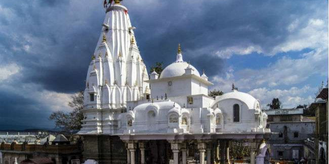 श्रीबज्रेश्वरी देवी मंदिर न्यास सीएम राहत कोष में देगा एक करोड़ रुपये, बैठक में विरोध के बावजूद प्रस्ताव मंजूर