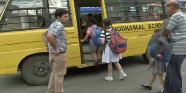 370 पर फैसले के बाद जम्मू में पटरी पर लौटी जिंदगी, श्रीनगर में ईद पर मिल सकती है कर्फ्यू से राहत