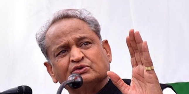 गहलोत-वसुंधरा एक ही फ्लाइट से जयपुर पहुंचे; दोनों ने एक-दूसरे से बातचीत नहीं की