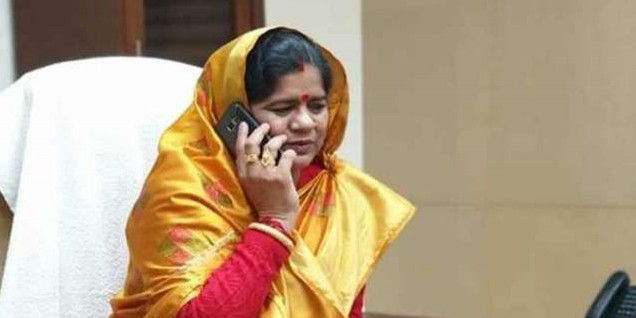प्रद्धुमन सिंह तोमर के सफाई अभियान पर इमरती का तंज, बोलीं- हम क्यों नाले में उतरें