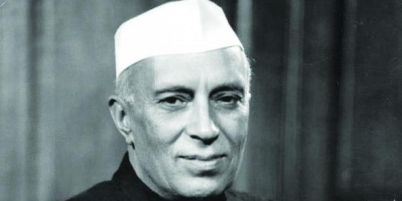 कश्मीर पर नेहरू को विलेन बनाना कितना सही