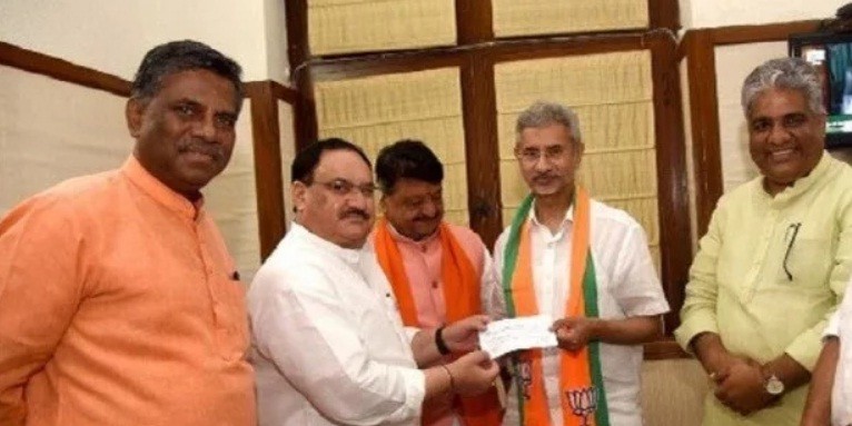 जेपी नड्डा की मौजूदगी में विदेश मंत्री एस जयशंकर भाजपा में हुए शामिल