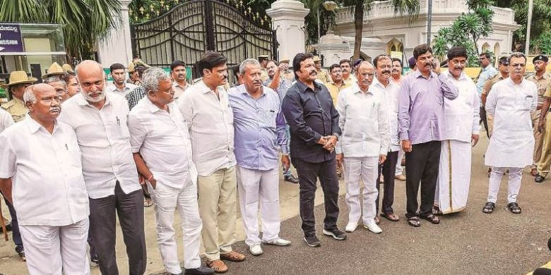 SC to Hear the Petition of 17 Disqualified MLAs of Karnataka