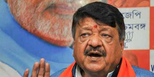 'कांग्रेस में एक-दूसरे के बीच प्रतिस्पर्धा है कि कौन छोटा चोर है और कौन बड़ा चोर'