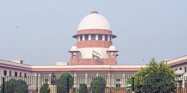 सार्वजनिक सड़क पर निजी वाहन में होने पर भी वह सार्वजनिक स्थल ही माना जाएगा: सुप्रीम कोर्ट
