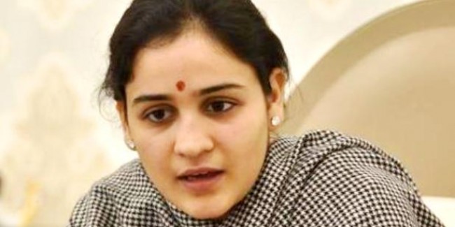 मुलायम की बहू का बसपा सुप्रीमो पर हमला, कहा- सम्मान पचा नहीं पाईं मायावती