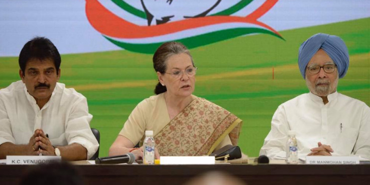 Sonia Gandhi Authorises 3 People to Hold Talks With NCP