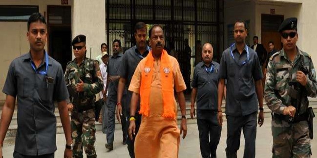 CM रघुवर दास की चेतावनी, Mob Lynching पर राजनीति की तो करेंगे देशद्रोह का मुकदमा