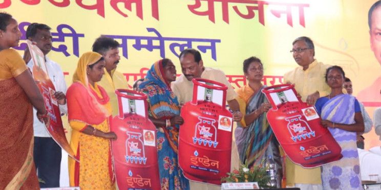'उधर गांधी परिवार तो इधर सोरेन परिवार को संथाल की जनता ने बाहर का रास्ता दिखाया'