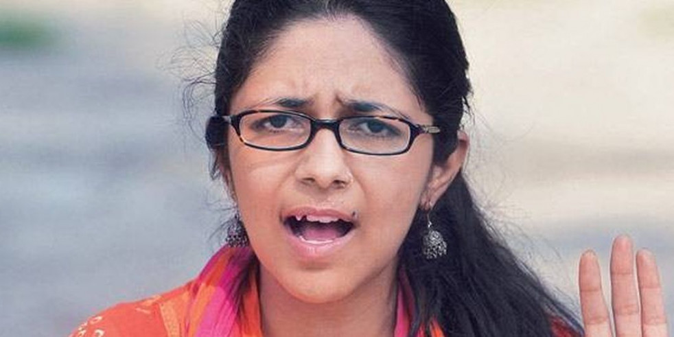स्वाति मालीवाल ने की गवर्नर से मुलाकात, बीजेपी विधायक कुलदीप सिंह सेंगर के लिए फांसी की मांग