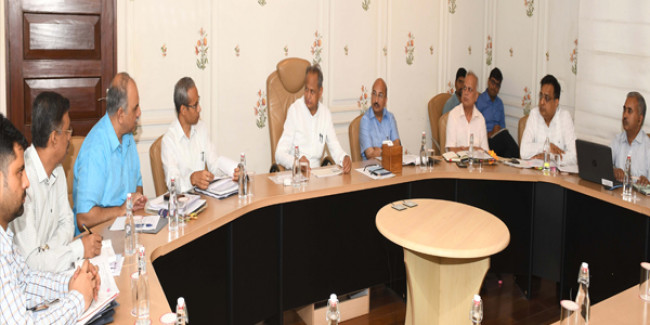 मुख्यमंत्री ने दिए निर्देश, बजट घोषणाओं की होगी नियमित समीक्षा