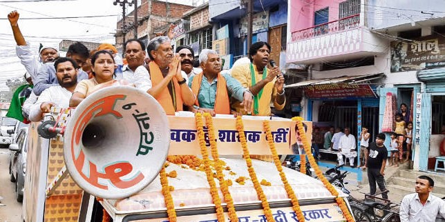 15 सालों में लालू-राबड़ी ने सिर्फ माल कमाया: सुशील मोदी