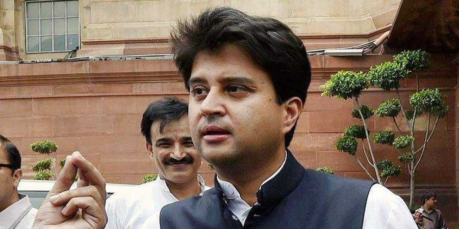 दिग्विजय पर आरोप लगाने वाले वन मंत्री उमंग सिंघार के समर्थन में उतरे सिंधिया
