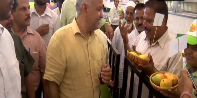 आम की 350 किस्मों का स्वाद लेना है तो आइए दिल्ली हाट, शुगर फ्री भी है उपलब्ध