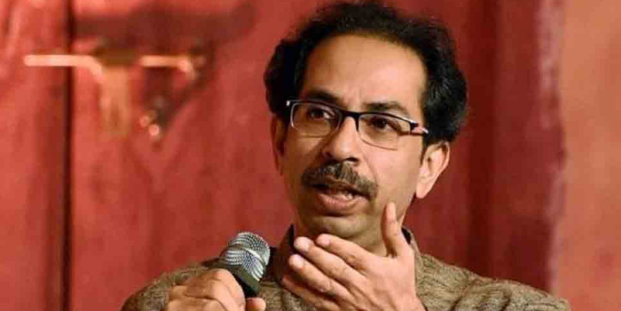 शिवसेना प्रमुख उद्धव ठाकरे बोले, "वीर सावरकर को जो मानता नहीं, उसे चौक में पीटा जाना चाहिए"