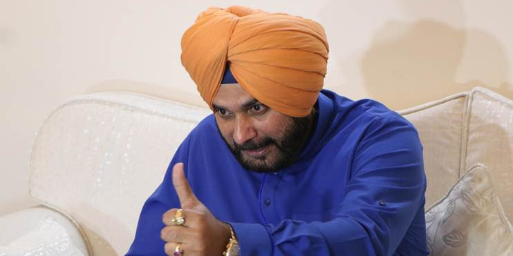 36 दिनों बाद आखिर सामने आए नवजोत सिद्धू, बोले- कांग्रेस में हूं और रहूंगा