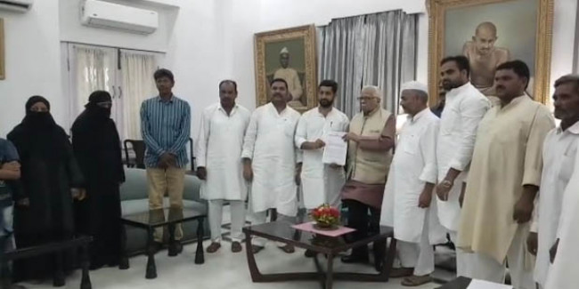 आजम खान के खिलाफ राज्यपाल से मिले किसान, जमीन बचाने की लगाई गुहार