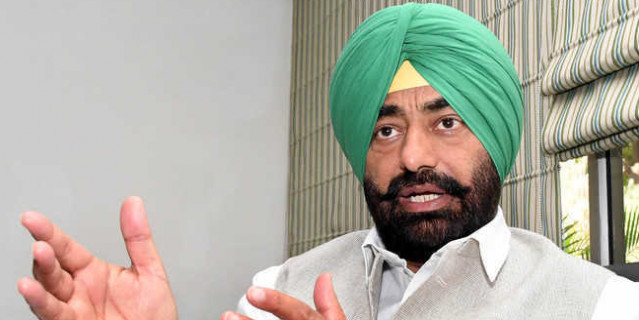 Make public names struck off list: Khaira
