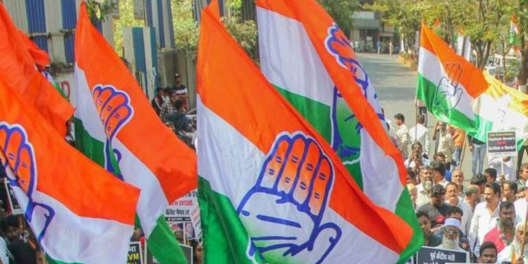 कांग्रेस कमेटी की बैठक में बड़े फैसले, यूपी में पार्टी की सभी जिला समितियां भंग